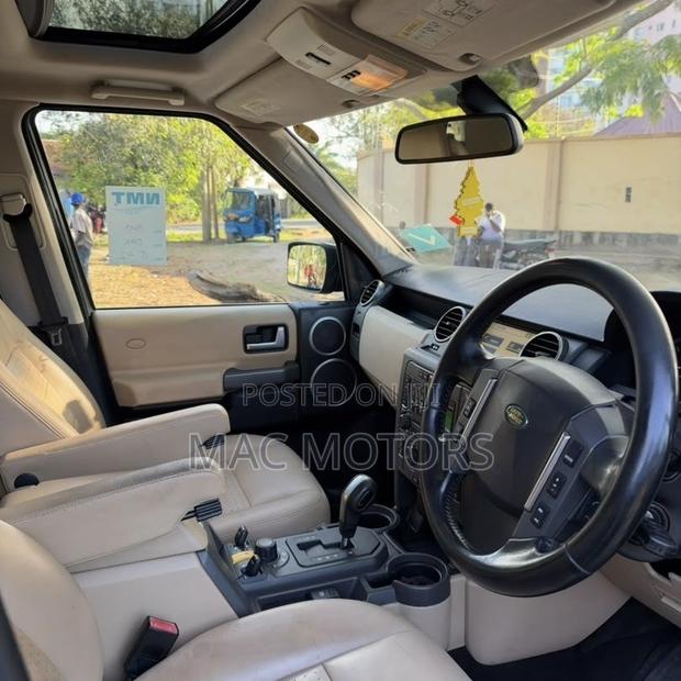Land Rover Discovery 2009 Green