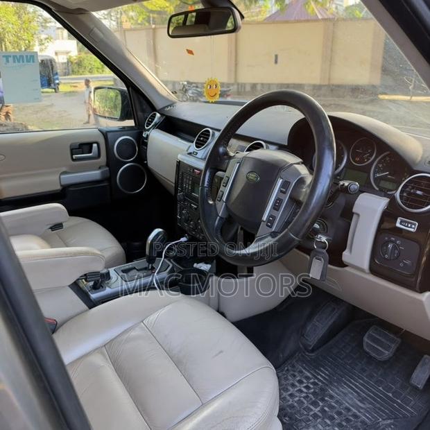 Land Rover Discovery 2009 Gray