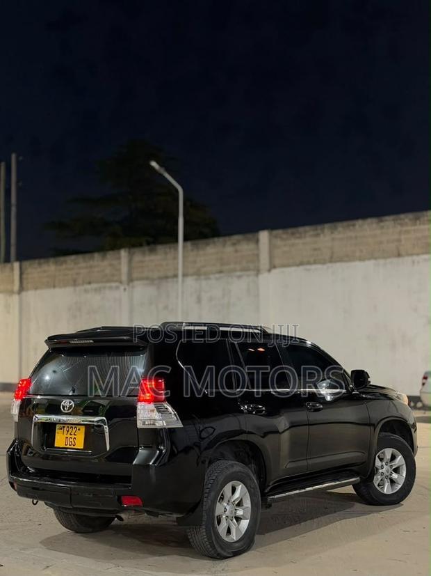 Toyota Land Cruiser Prado 2010 Black
