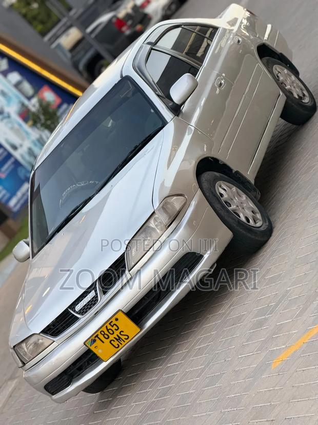 Toyota Carina 2000 Silver