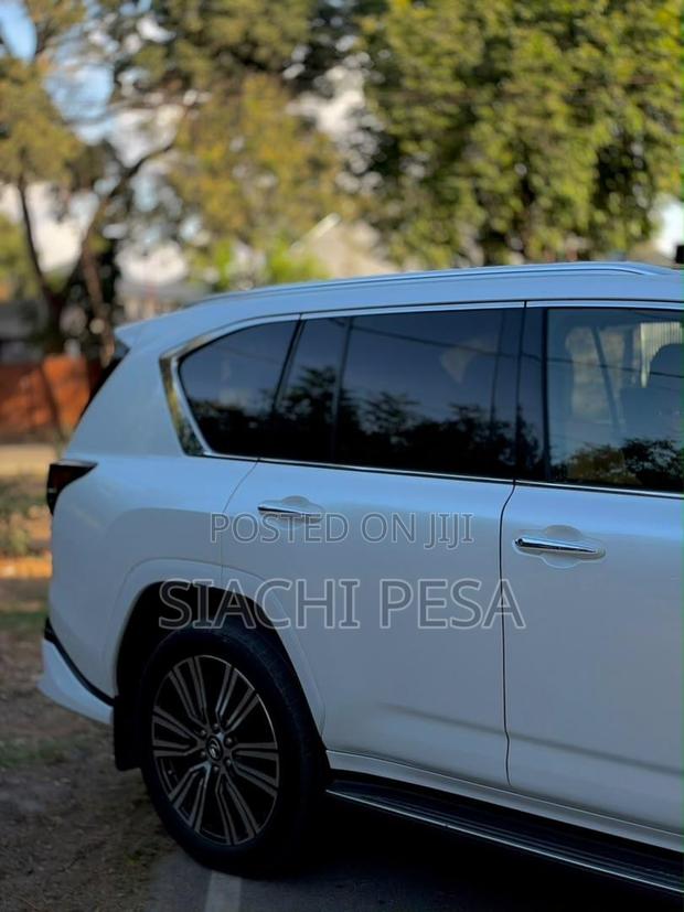 Lexus LX 600 2023 White