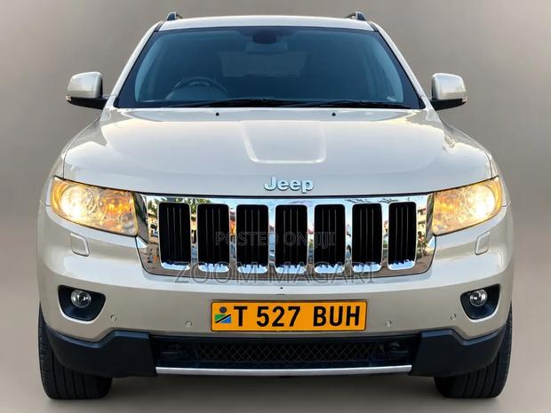 Jeep Grand Cherokee 2006 Gold