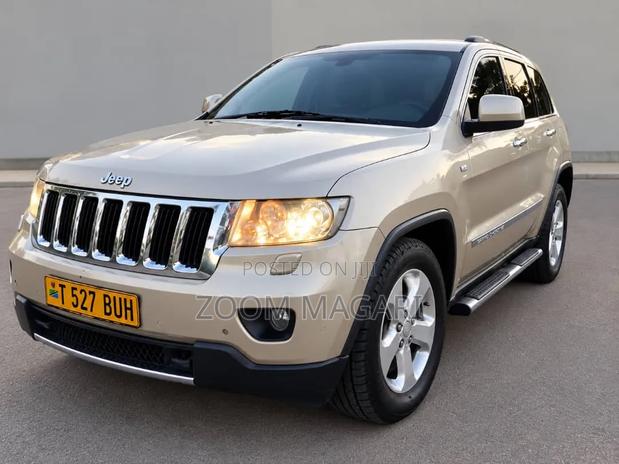 Jeep Grand Cherokee 2006 Gold