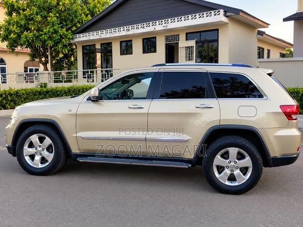 Jeep Grand Cherokee 2006 Gold