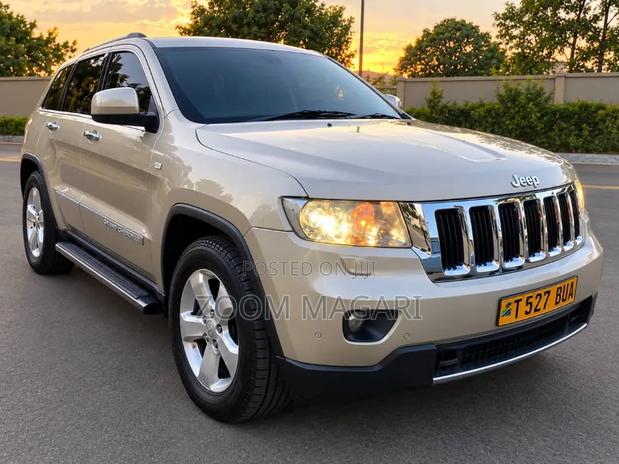 Jeep Grand Cherokee 2006 Gold