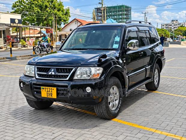 Mitsubishi Pajero 2004 Black