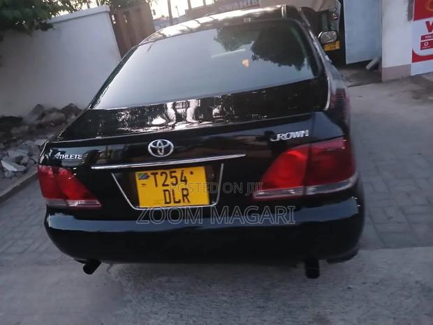 Toyota Crown 2004 Black