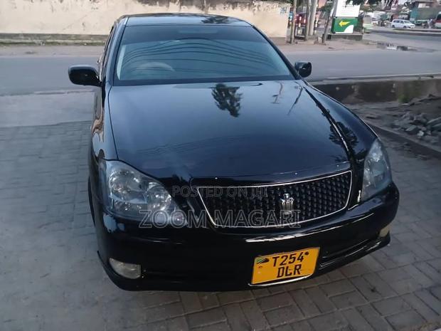 Toyota Crown 2004 Black