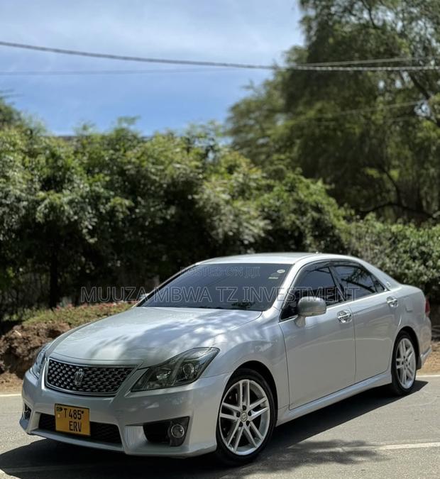 Toyota Crown 2011 Silver