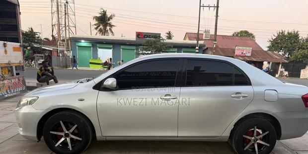 Toyota Axio 2009 Silver