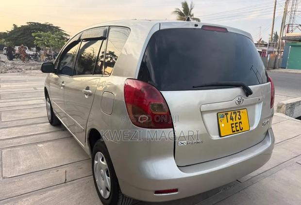 Toyota Corolla Spacio 2002 Gold