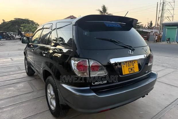 Toyota Harrier 2001 Black