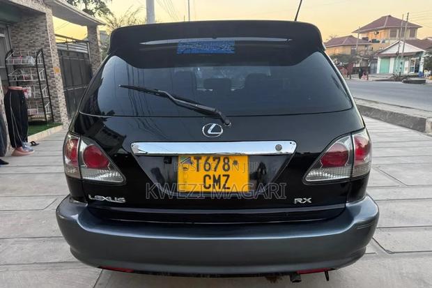 Toyota Harrier 2001 Black