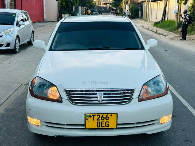 Toyota Mark II 2004 White
