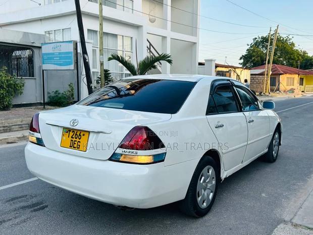 Toyota Mark II 2004 White