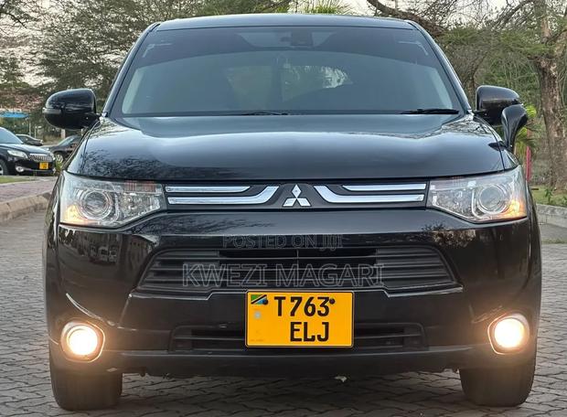 Mitsubishi Outlander 2012 Black