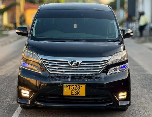 Toyota Vellfire 2010 Black