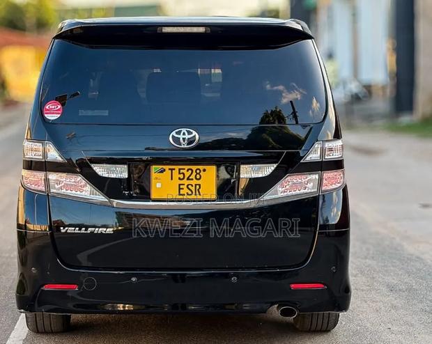 Toyota Vellfire 2010 Black