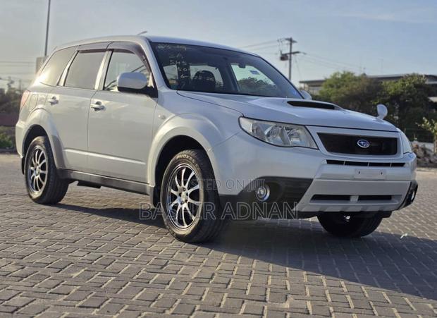 Subaru Forester 2010 Pearl