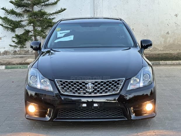 Toyota Crown 2012 Black