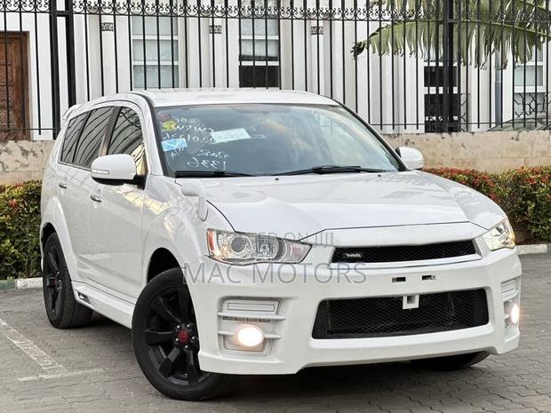Mitsubishi Outlander 2011 White