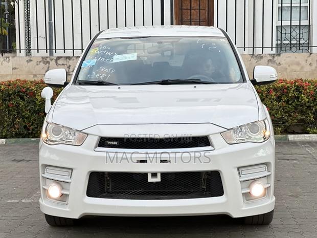 Mitsubishi Outlander 2011 White