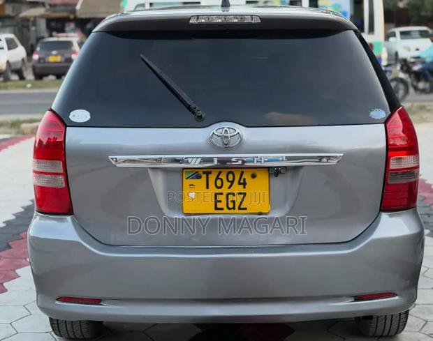 Toyota Wish 2005 Gray