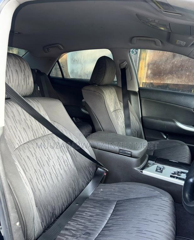 Toyota Crown 2011 Black