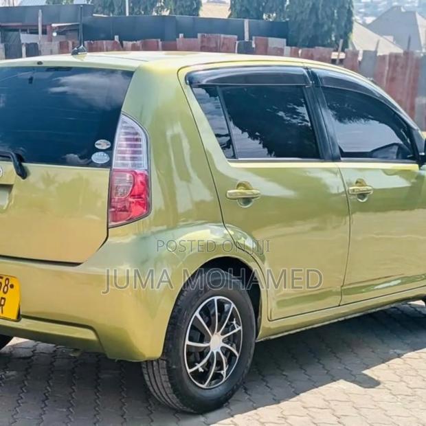 Toyota Passo 2004 Green