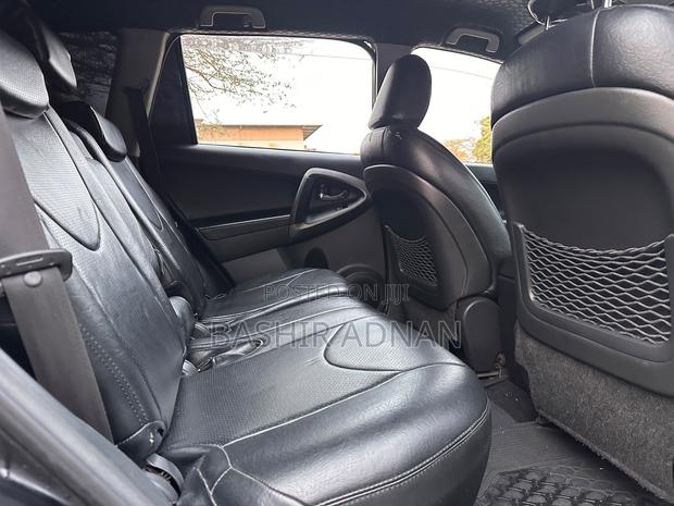 Toyota Vanguard 2010 Black