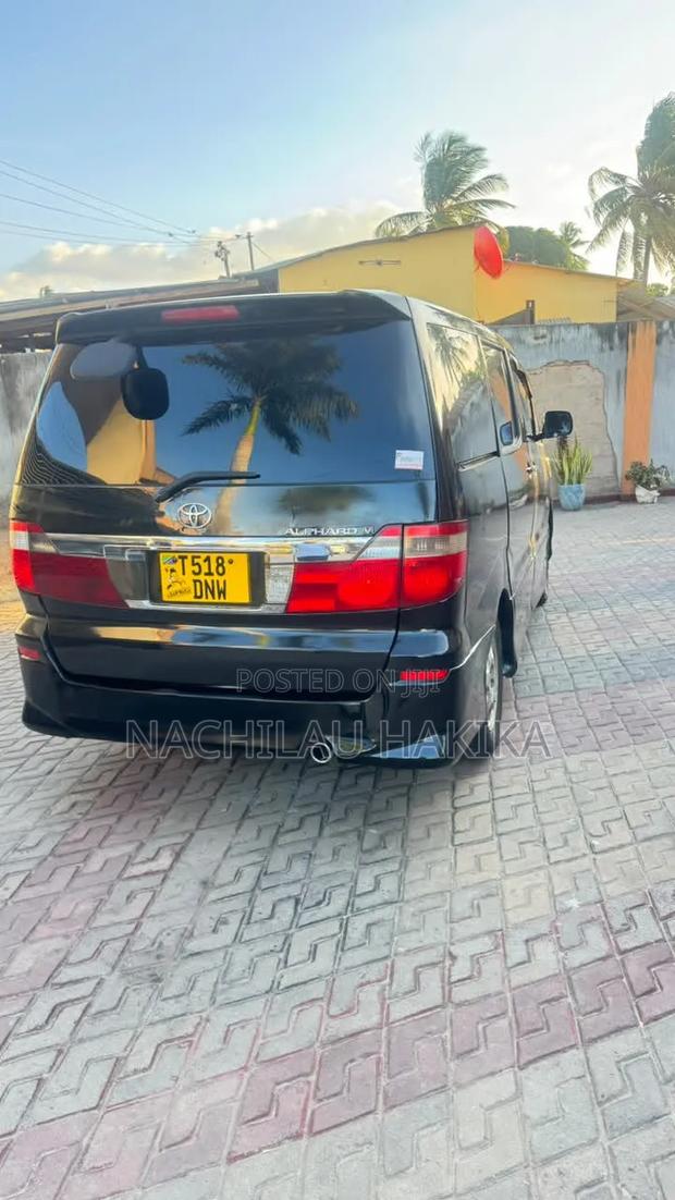 Toyota Alphard 2.4 Petrol AWD 2003 Black
