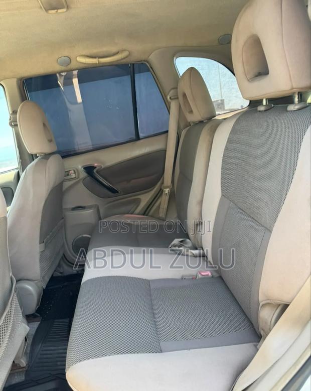 Toyota RAV4 2004 White