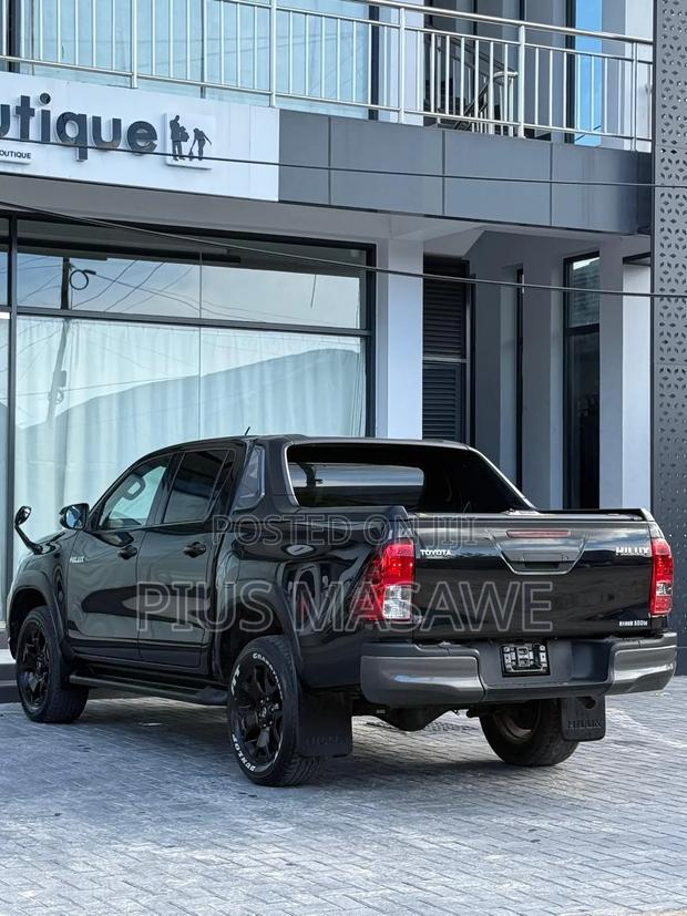 Toyota Hilux Revo Double Cab Deisel 2.4 AWD 2019 Black