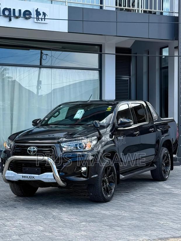 Toyota Hilux Revo Double Cab Deisel 2.4 AWD 2019 Black