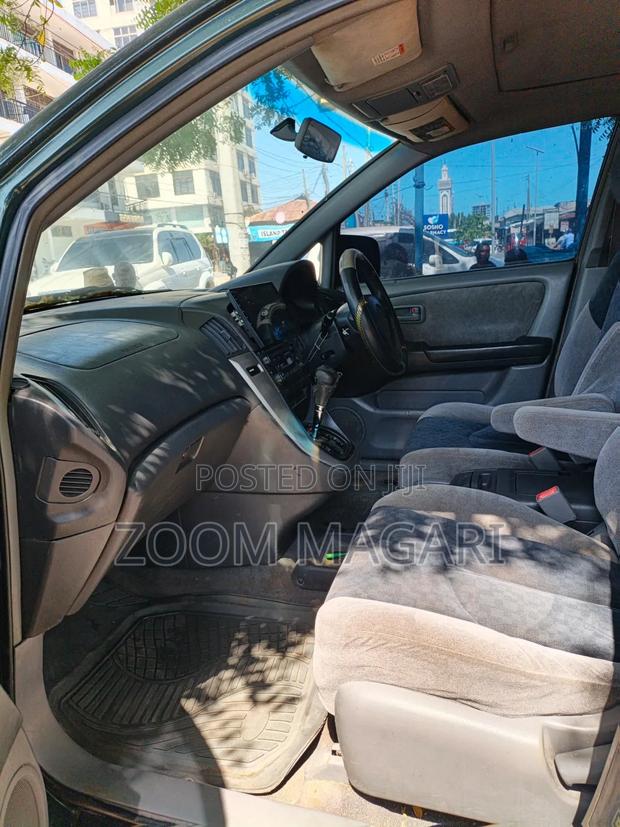 Toyota Harrier 2002 Gray