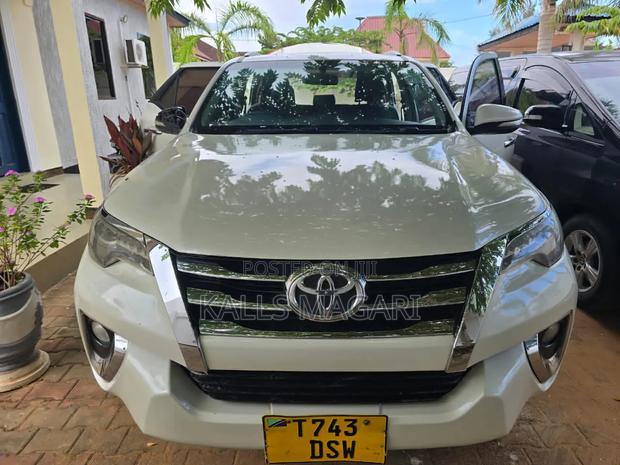 Toyota Fortuner 2017 White