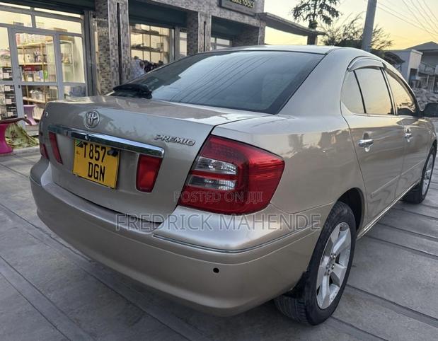 Toyota Premio 2004 Gold