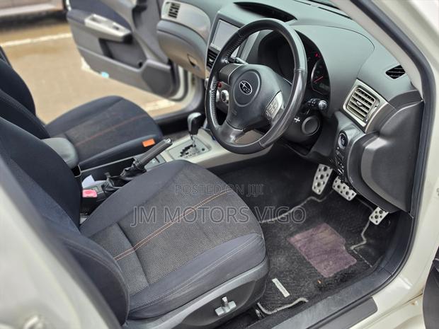 Subaru Forester 2010 Pearl