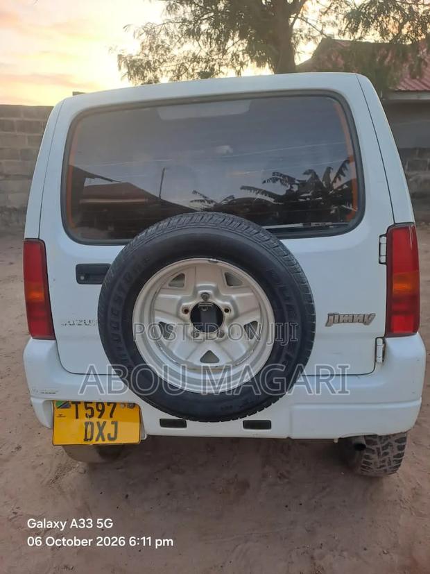 Suzuki Jimny 2023 White
