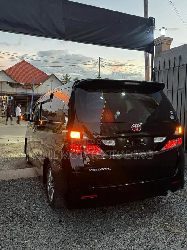 Toyota Vellfire V 2.4 4WD 7-Seater 2010 Black