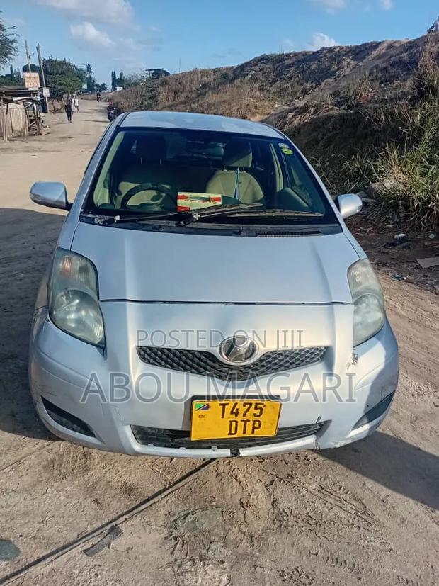 Toyota Vitz 1.0 FWD 5dr 2002 Silver