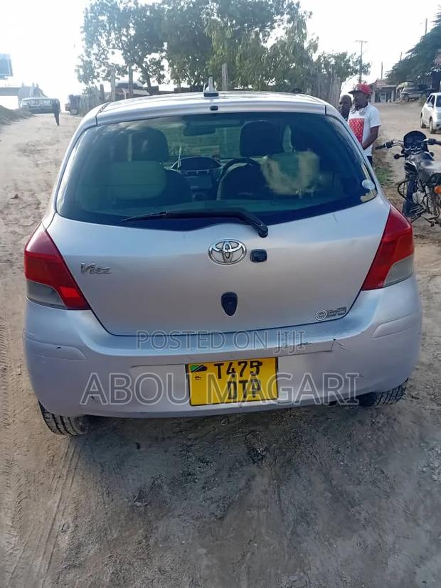 Toyota Vitz 1.0 FWD 5dr 2002 Silver