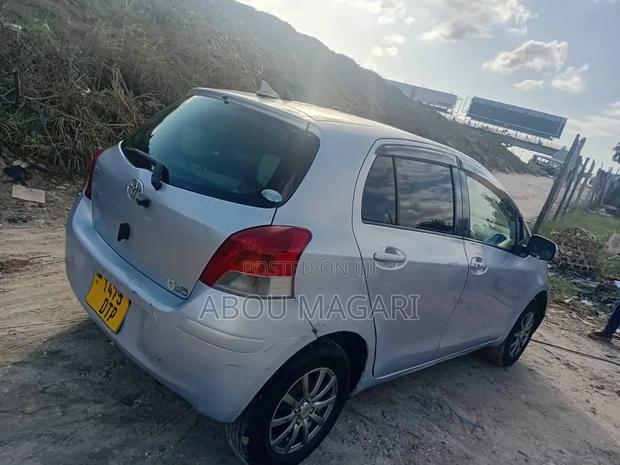 Toyota Vitz 1.0 FWD 5dr 2002 Silver
