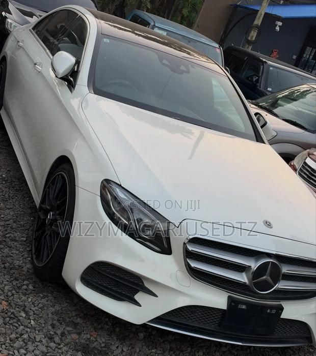 Mercedes-Benz E220 2017 Off white