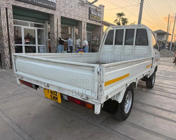 Toyota TownAce 2002 Silver