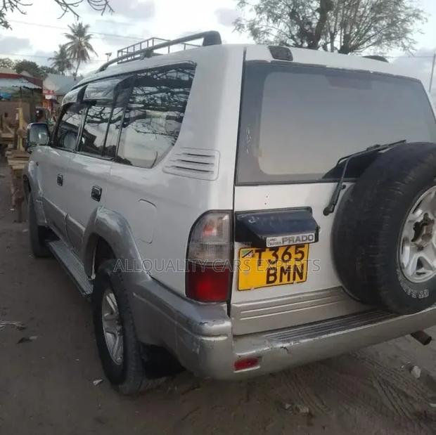 Toyota Land Cruiser Prado 1999 White