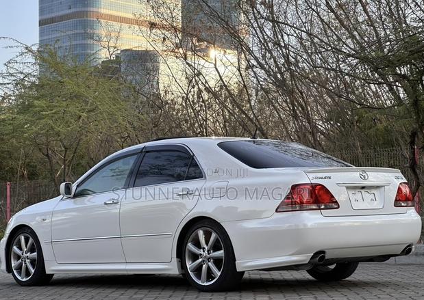 Toyota Crown 2006 Pearl