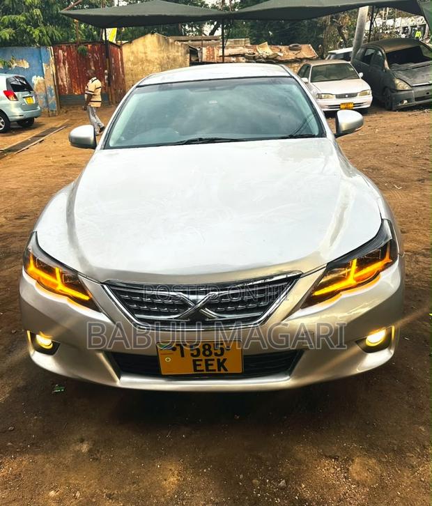 Toyota Mark X 2.5 AWD 2012 Silver