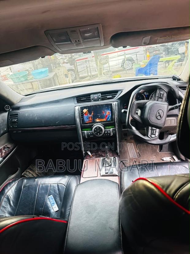 Toyota Mark X 2.5 AWD 2012 Silver