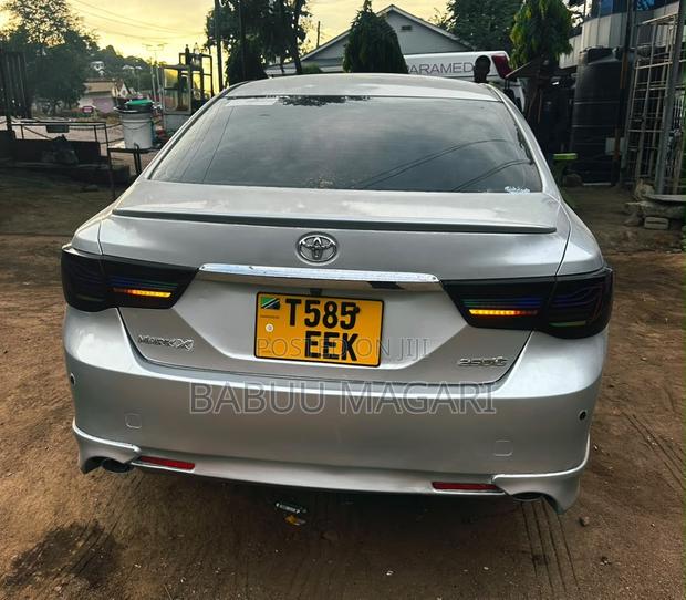 Toyota Mark X 2.5 AWD 2012 Silver